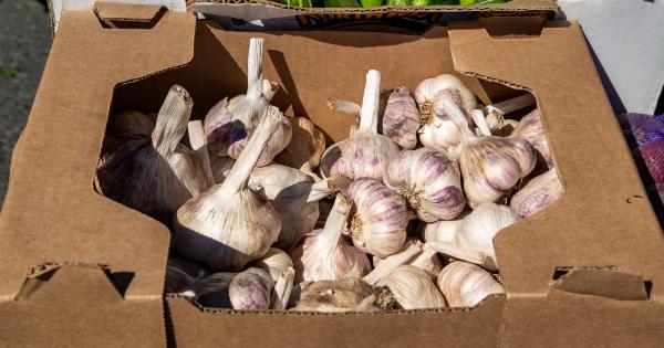 The crimson vegetable that safeguards vision and relieves pressure