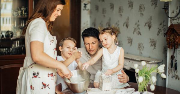 Parenting with Psychology: A Comprehensive Guide for Parents of Young Children