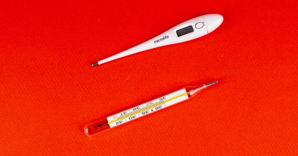 What happens if a mercury thermometer breaks?