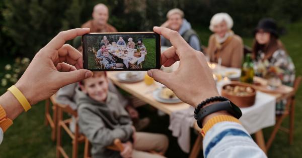 The Connection Between Memory and Social Contacts