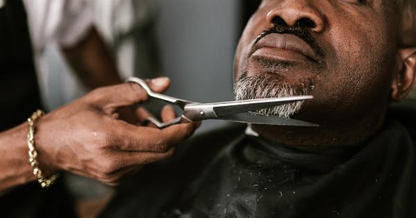 Want to trim your hair? Best way to do it with scissors!