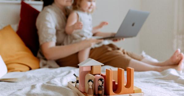 How to encourage your child to share his toys?