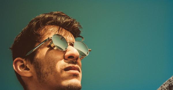 Don’t Let the Heat Ruin Your Contacts: Tips for Summer Wear