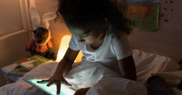 Smartphones and tablets keep kids up at night