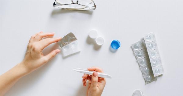 Maintaining your contact lenses for better eye health