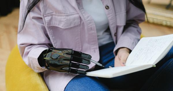 First-ever mind-controlled bionic hand