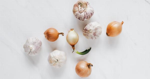 10 Ways to Eliminate the Scent of Garlic and Onion in Your Breath