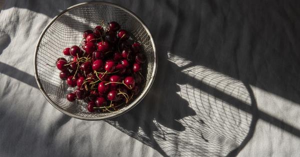 The heart-healthy fruit that stays thin and red