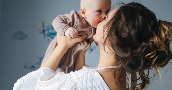 7 reasons why kissing your children on the mouth is not advised