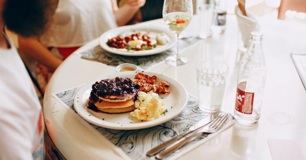 Is It Good to Drink Water While Eating?