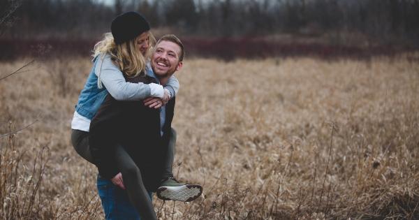 Couples Who Lose Weight Together: The Role of Dating Apps