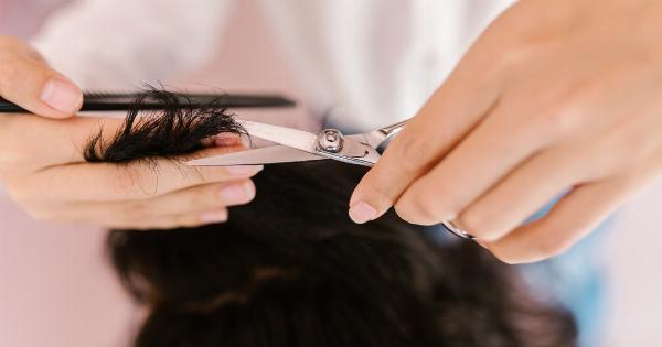 Be safe: Ways to avoid cutting yourself with hair scissors
