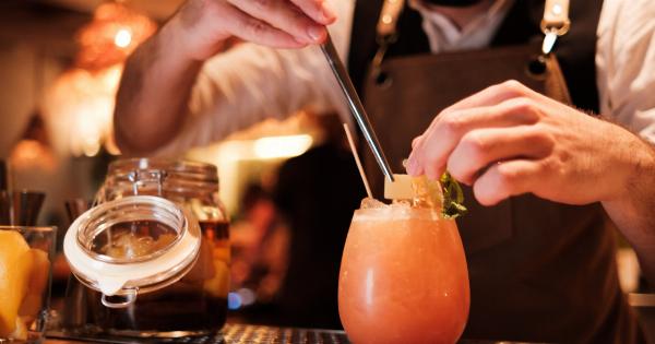 Alcoholic Beverages: The Low-Calorie Way