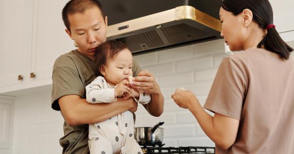 When should parents start feeding their babies solid foods?