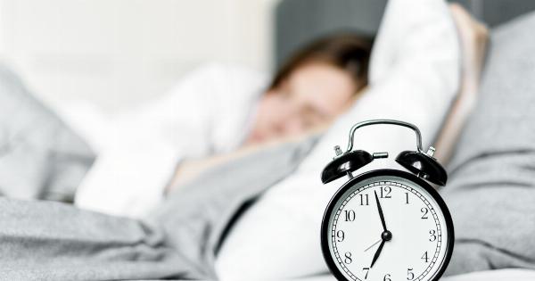 What are the consequences of sleeping less than 7 hours?