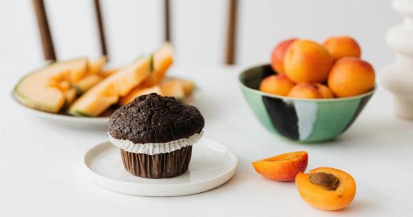 Seasonal Fruit Nutrition: Guide to Calories and Nutrients