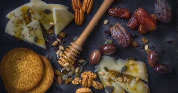 Gluten-free Nut and Date Bars with Honey