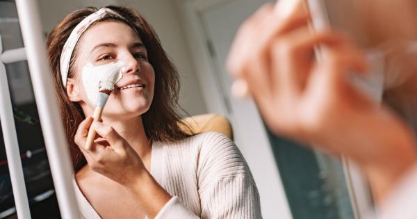 Hydrating Face Mask for Sunburned Skin