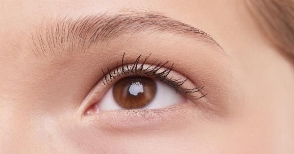 Natural Ways to Get Longer Eyelashes Without Mascara