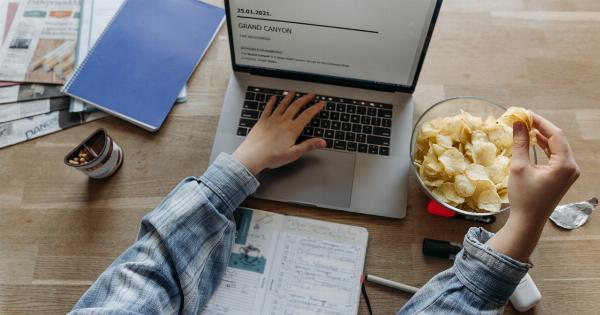 Snacks to keep in your bag when you’re working hard and eating right