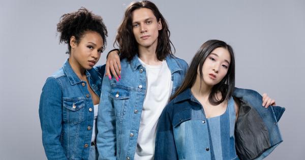 Pairing denim jackets with different outfits