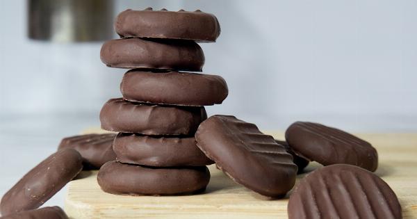 The walking equivalent of 3 chocolate cookies