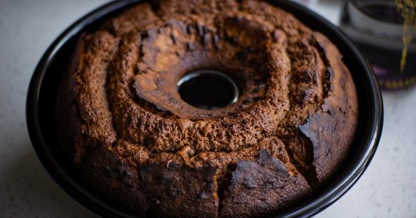 Awesome Monday: A low-carb dark chocolate cake to start your week with a bang!