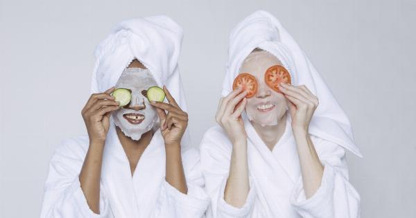 Eliminate Blemishes and Acne with Tomato Mask