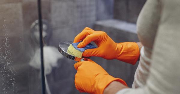 Disinfect sponges and keep your shower clean!