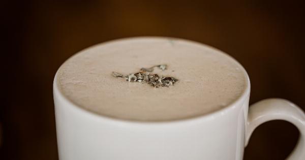 The Risks of Drinking Hot Tea
