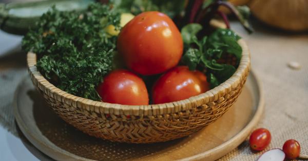 The Wonders of Tomato for Your Skin: Homemade Moisturizing and Cleaning Masks