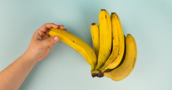 Chewing gum with banana peel in hand-to-hand combat