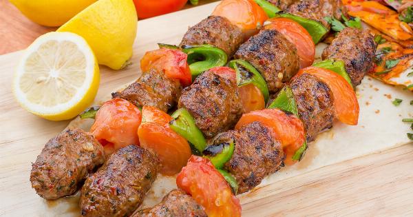 Screws with grilled zucchini and sliced peppers
