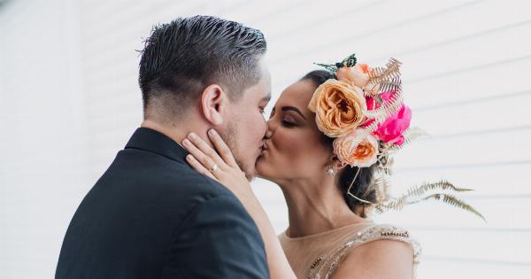 1 in 6 married women keep their clothes on during intimate moments