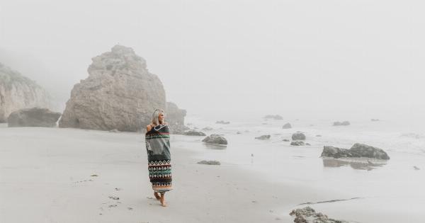 What happens to our skin when we walk barefoot in sand?