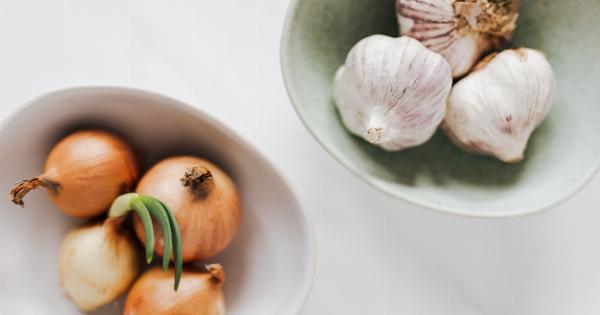 Simple Tips for Freshening Garlic and Onion Breath