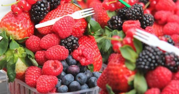 Pavlova with mixed berries