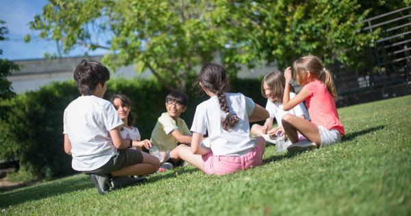 Reducing the chance of myopia in children by encouraging outdoor play
