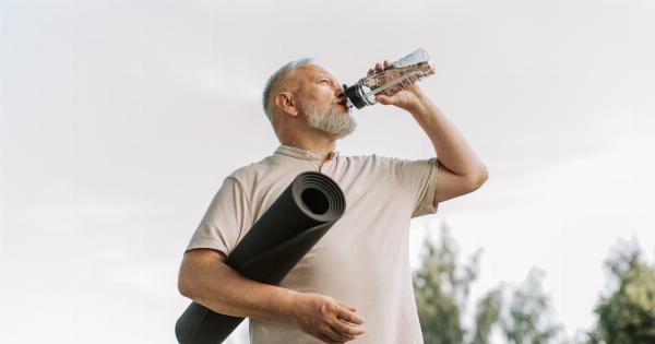 The Incredible Anti-Aging Benefits of Drinking Water