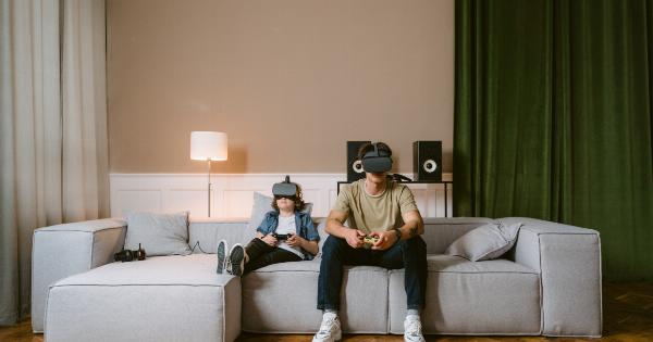 Virtual world keeping teens up at all hours