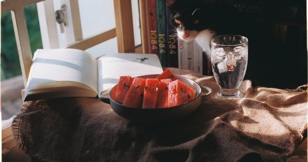 Reveal how many glasses of water you ingest with a watermelon snack
